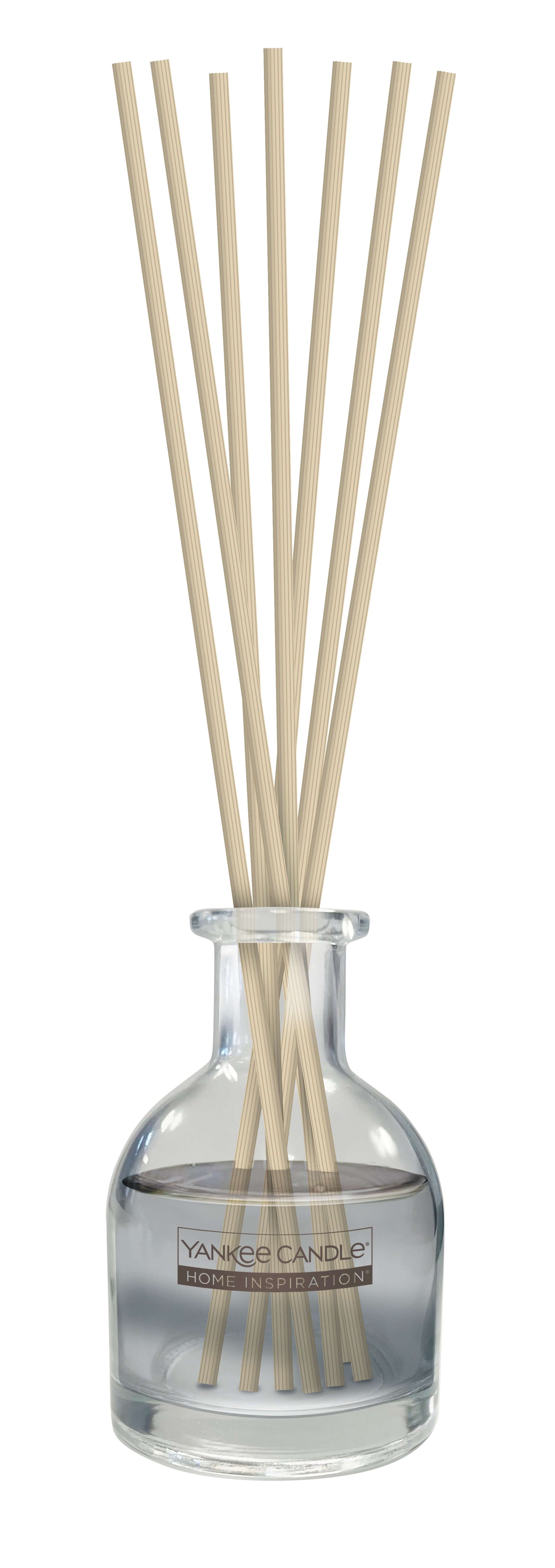 Soft Cotton Reed Diffuser Yankee Candle® Home Inspiration® Soft Cotton provides a fresh and airy aroma throughout your home, such as the clean, comforting scent of soft, fluffy towels just out of the dryer. 