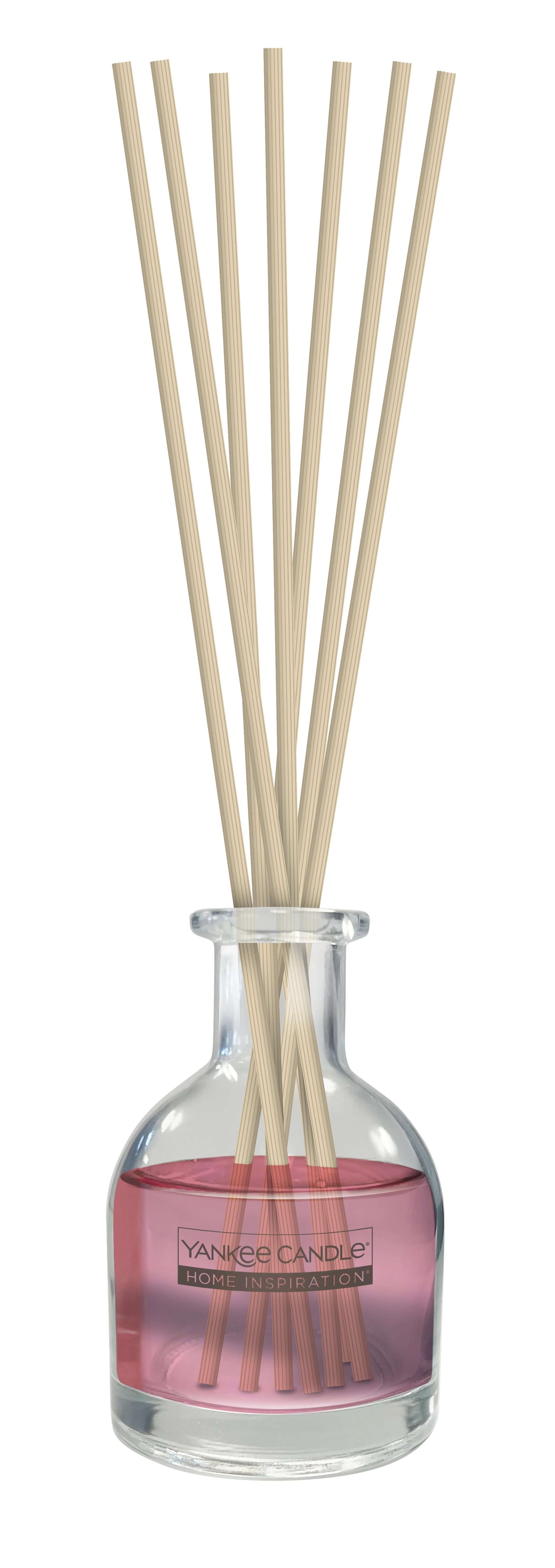 Sugared Blossom Reed Diffuser Colourful blossoms, sparkling with sugar crystals, placed upon a delicious frosted confection. Yankee Candle® Home Inspiration® Sugared blossom will fill your home with a sweet blossom scent. 