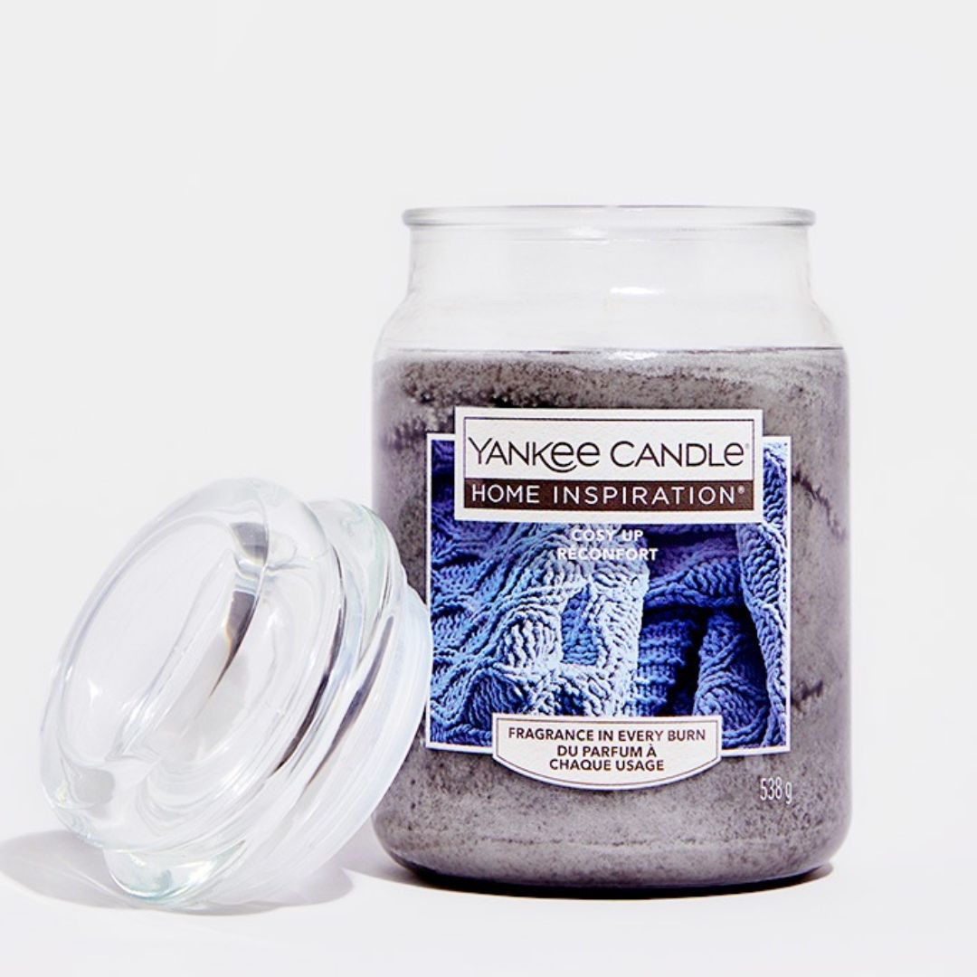 Cosy Up Large Jar Add a warm and cosy vibe to your home with the Yankee Candle® Home Inspiration™ Cozy Up Candle. A touch of amber, a dash of petals.