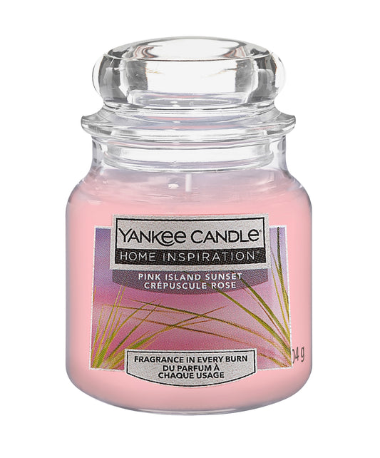 Pink Island Sunset Small Jar Tropical fruits and citrus of the Yankee Candle® Home Inspiration™ Candle will have you thinking of gentle trade winds and full, pink sunsets stretching the horizon.