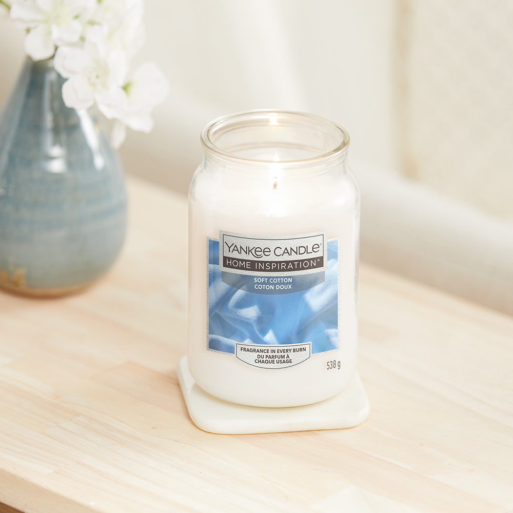 Soft Cotton Large Jar Yankee Candle® Home Inspiration® Soft Cotton provides a fresh and airy aroma throughout your home, such as the clean, comforting scent of soft, fluffy towels just out of the dryer. 