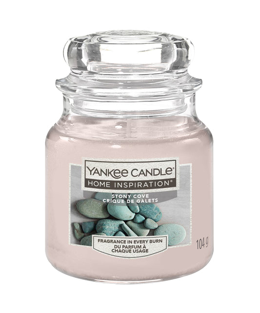 Stony Cove Small Jar Yankee Candle® Home Inspiration® Stony Cove Scented Candle gives you a sense of serenity and relaxation. You will feel the living space as a quiet place by the water filled with the scent of sweet orange blossom and white musk.